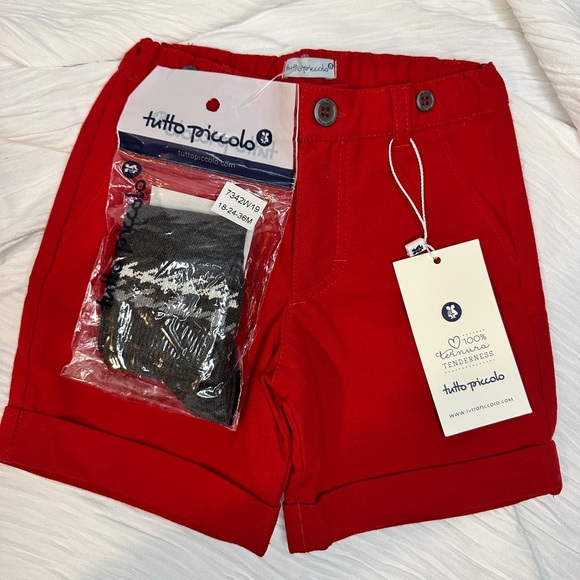 Tutto Piccolo Red Shorts with‎ Socks Cuffed Hem Button Detail 24 Months - Picture 1 of 10